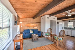 Gulf Coast Views! Coastal Winter Gem in Galveston - Image 4