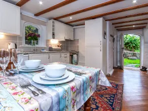 Wisteria Lodge - Cottage - Image 4