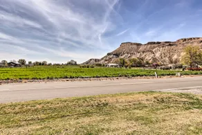 Picturesque Palisade Home: Mt Garfield Views! - Image 2