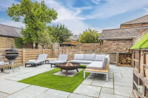 Cosy 3 Bed With Private Garden By Tempstay - Image 2