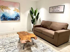 North Vancouver Gem | Easy Access to Downtown - Image 4