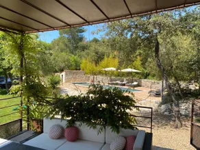 Luxury villa with pool and enclosed garden - Image 4