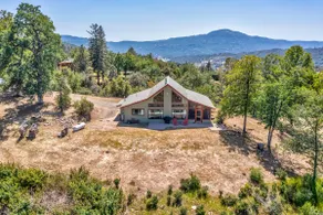 Hilltop Haven- Modern Cabin w/spa/views/privacy! - Image 4