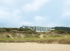 Forest Edge Beach House: New Oceanfront Luxury - Image 2