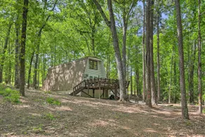 Quaint Tignall Cabin w/ Deck & Private Dock! - Image 3