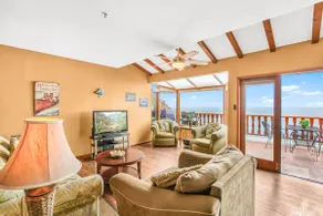 H159: 2b Villa with ocean views - Image 3