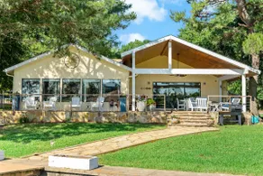 Private Waterfront Cove | Game Room | Dock | Pet Friendly | Fire Pit | Kayaks | Couples | Family Time - Image 5