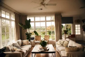 Design lover’s Estate - sleeps 22 - Image 2