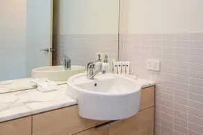 Absolute Waterfront Apartment - Studio 1312 - Image 3
