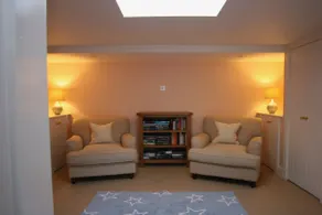 Cottage-Luxury-Private bathroom-2 bedroom - Image 3