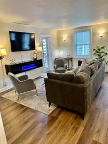 12K - You`ll love this 1 BD 1 BA condominium in th - Image 5