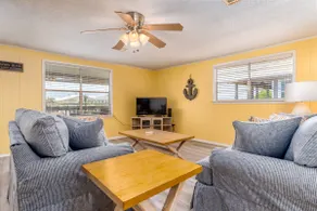 Casa Azul - On the canal, great for kayakers, fishermen. Close to beach! - Image 3
