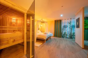 Lost Paradise Suite with private spa and sauna - Image 3