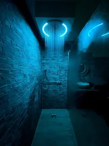 Lost Paradise Suite with private spa and sauna - Image 4