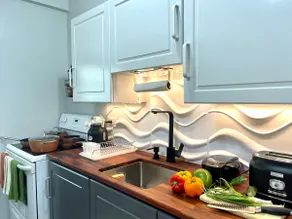 TOPAZ Classy, cozy condo near beaches & airport - Image 4