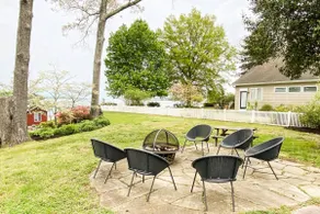 Waterfront River Breeze w private pier & billiards - Image 5