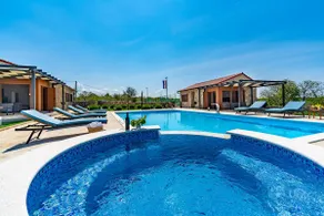 Promina-Luxusvilla mit 72 m2 beheiztem Pool, Whirlpool, Infrarotsauna, Tennisplatz, Medienraum - Image 4
