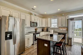 Ocean view, pet friendly home only steps from the beach w/EV charger Swimming Pool and hot tub - Image 4