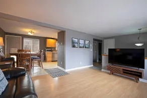 Northside Abode: Close to Downtown - Image 3