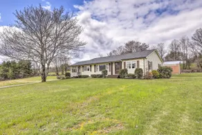 Tasteful Country Home on 5 Acres ~ 3 Mi to Lake! - Image 3