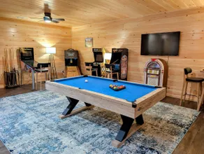 Spacious Mountain Retreat w/ Hot Tub & Game Room - Image 2
