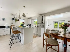 Seafeathers - Luxury Holiday Home with Sea Views - Image 3