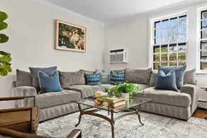 Spacious 3b/3b Mediterranean in White Plains - Image 4