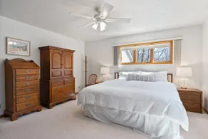 Newly updated, Starlink + pet friendly Fish Creek - Image 4