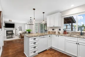 Sensationally Furnished *Hot Tub*, Pet Friendly, Game Room w/ Ping Pong, Foosball, Darts, Etc - Image 2