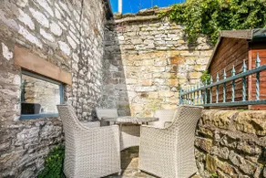 The Artists Loft - a superb cottage sensitively converted from a Grade II Listed 17th Century building - Image 5