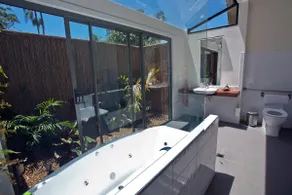 Premium Suite - Image 5