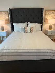 5-STAR Modern Stylish Centrally Located - Image 2
