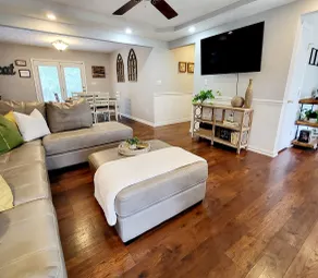 🌟Charming Comfy Retreat; 7 miles to Bragg; Baby & Pet-Friendly; Veteran-Owned🌟 - Image 4