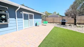 Cowboy Ranch Shopping Dog Friendly Private Yard - Image 2