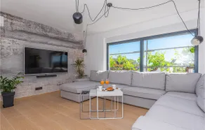 Gorgeous home in Sibenik - Image 3
