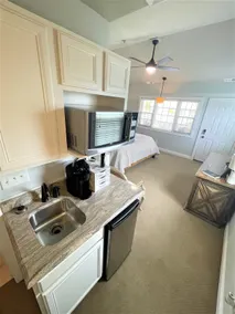 Comfortable 1-Bedroom Suite | Central Downtown, - Image 2