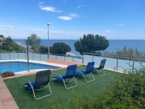 Villa Farell just in front of the sea - Image 2