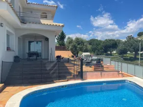 Villa Farell just in front of the sea - Image 5