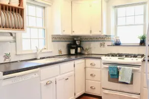 Walk To Beach, Hyannisport Three Bedroom! - Image 3