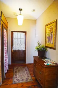 Caroline`s Place in Historic Roscoe Village - Image 3