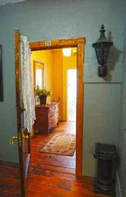 Caroline`s Place in Historic Roscoe Village - Image 2