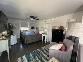 Barefoot Casa- Free parking - Pets welcome w/ fee - Image 5