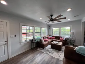 Barefoot Casa- Free parking - Pets welcome w/ fee - Image 2