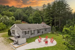 Blueberry Hill Escape Pet Friendly HotTub Fire pit - Image 3