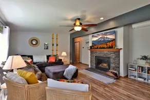 Blueberry Hill Escape Pet Friendly HotTub Fire pit - Image 4