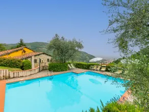 Apartment mit privatem Pool, Garten und Grill - Image 2