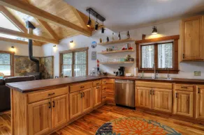 Maine Land - Newly decorated and beautiful home along the Birches Beach Road! - Image 5