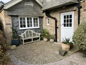 Garden Rooms-Deluxe-Apartment-Private Bathroom - Image 2