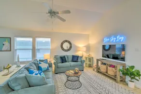 Sea Isle Retreat: Restaurant, Bar & Marina On-Site - Image 4