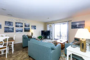 Pool Days & Water Fun Await: Lake Ozark Escape! - Image 4